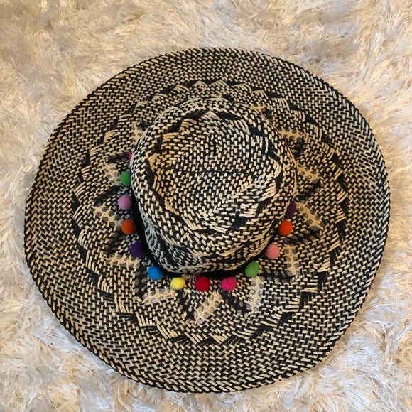 Betsey Johnson Accessories - 🚫SOLD ON Ⓜ️🚫NWOT Betsey Johnson Floppy Hat